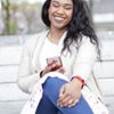 Dee zoekt een Kamer / Appartement / Huurwoning / Studio in Amsterdam