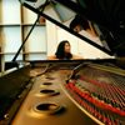 Shermaine  zoekt een Appartement / Huurwoning / Studio in Amsterdam