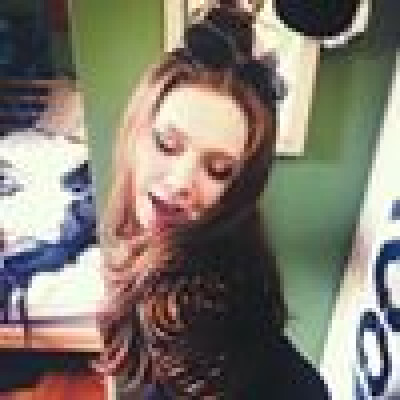 Sarah zoekt een Kamer / Appartement / Studio in Amsterdam