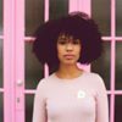 Rachel  zoekt een Kamer / Appartement / Huurwoning / Studio in Amsterdam