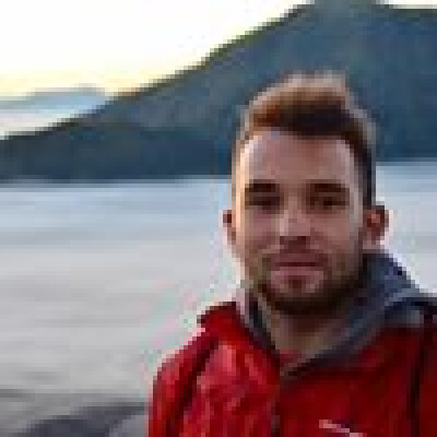 Andras zoekt een Kamer / Appartement / Huurwoning / Studio in Amsterdam