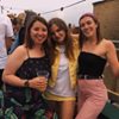 Georgie  zoekt een Kamer / Appartement / Huurwoning / Studio in Amsterdam