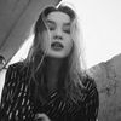 Alma  zoekt een Kamer / Appartement / Huurwoning / Studio / Woonboot in Amsterdam