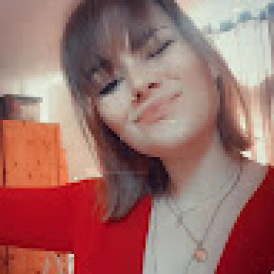 Laura zoekt een Appartement / Huurwoning / Studio / Woonboot in Amsterdam