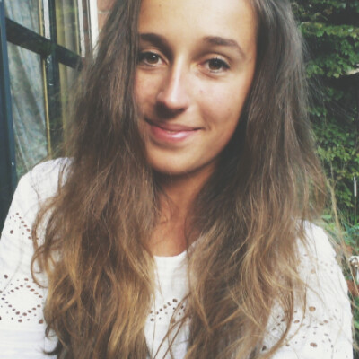 Elise zoekt een Kamer / Appartement / Huurwoning / Studio in Amsterdam