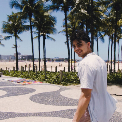 Augusto zoekt een Kamer / Appartement / Huurwoning / Studio in Amsterdam