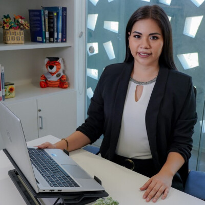 Karina zoekt een Kamer / Studio in Amsterdam