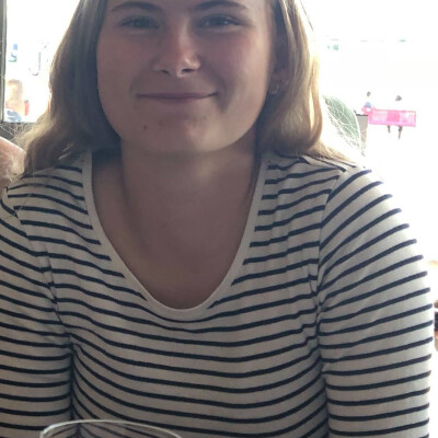 Laura zoekt een Kamer / Appartement / Huurwoning / Studio / Woonboot in Amsterdam