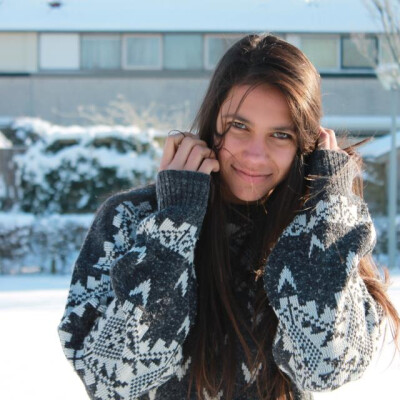 Vivianna zoekt een Kamer / Appartement / Huurwoning / Studio / Woonboot in Amsterdam