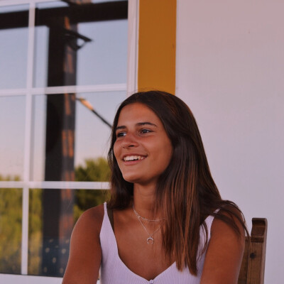 Joana zoekt een Kamer / Appartement / Huurwoning / Studio in Amsterdam