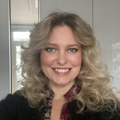 Mirabai zoekt een Appartement / Huurwoning / Studio / Woonboot in Amsterdam