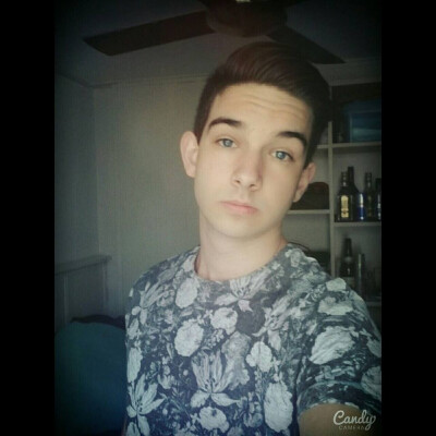 Stefan zoekt een Kamer / Appartement / Huurwoning in Amsterdam