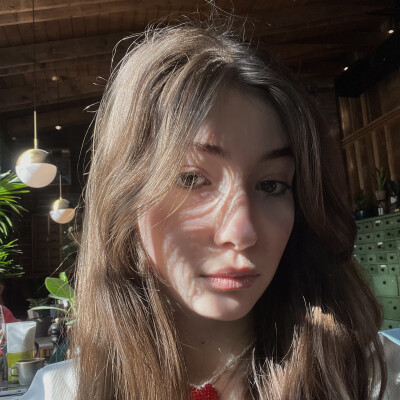 Anastasiia  zoekt een Kamer / Appartement / Huurwoning / Studio / Woonboot in Amsterdam