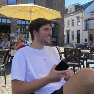 Festim zoekt een Kamer / Appartement / Huurwoning / Studio in Amsterdam