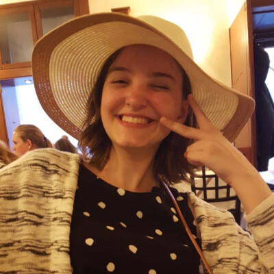 Elise zoekt een Kamer / Appartement / Huurwoning / Studio / Woonboot in Amsterdam