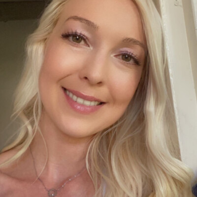 Rhonda  zoekt een Kamer / Appartement / Huurwoning / Studio / Woonboot in Amsterdam