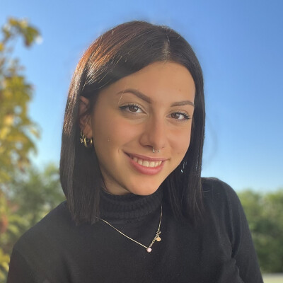 Nicole zoekt een Kamer / Appartement / Huurwoning / Studio in Amsterdam