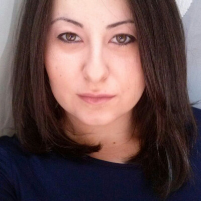 Corinna zoekt een Kamer / Appartement / Huurwoning / Studio in Amsterdam