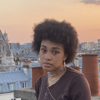 Nafissa zoekt een Kamer / Appartement / Studio in Amsterdam