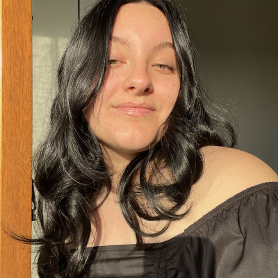 Viola zoekt een Kamer / Appartement / Huurwoning / Studio in Amsterdam