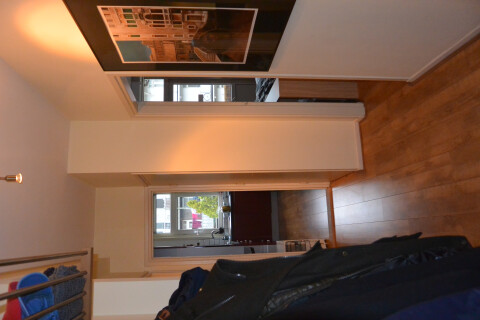 de hal die toegang geeft tot alle vetrekken