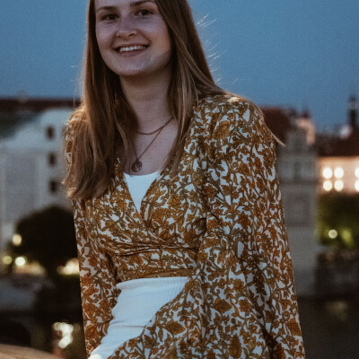 Judith zoekt een Kamer / Appartement / Huurwoning / Studio in Amsterdam