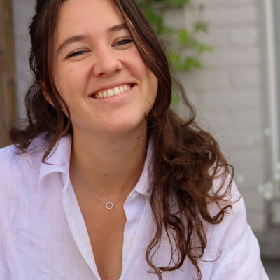 Laura zoekt een Kamer / Appartement / Studio in Amsterdam