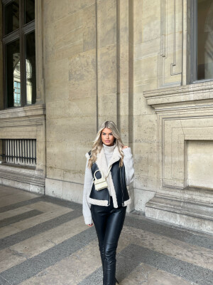 Sophie  zoekt een Kamer / Studio in Amsterdam