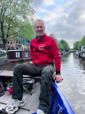 Cosmas  zoekt een Woonboot in Amsterdam