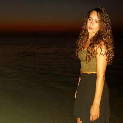 Stephanie zoekt een Kamer / Appartement / Huurwoning / Studio in Amsterdam