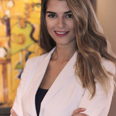 Konstantina  zoekt een Kamer / Appartement / Huurwoning / Studio in Amsterdam