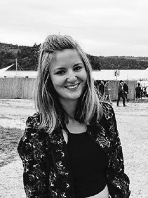 Petra  zoekt een Kamer / Appartement / Huurwoning / Studio / Woonboot in Amsterdam