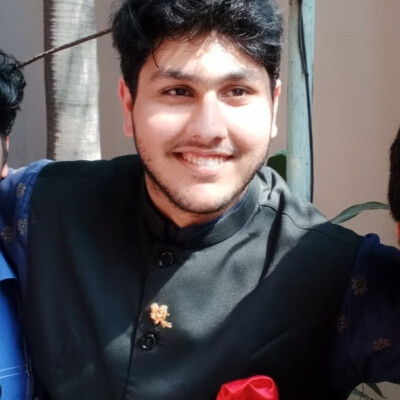 Ruhaan zoekt een Kamer / Appartement / Huurwoning / Studio in Amsterdam