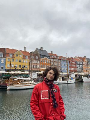 Lucas zoekt een Kamer / Appartement / Huurwoning / Studio in Amsterdam