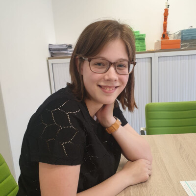 Irmin zoekt een Kamer / Appartement / Huurwoning / Studio / Woonboot in Amsterdam