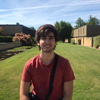 Carles zoekt een Kamer / Appartement / Studio in Amsterdam