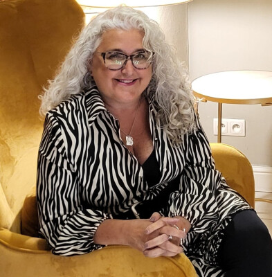 Amy  zoekt een Woonboot in Amsterdam