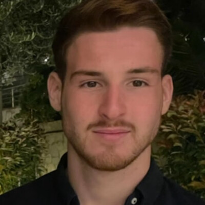 Ilias  zoekt een Kamer / Appartement / Huurwoning / Studio / Woonboot in Amsterdam