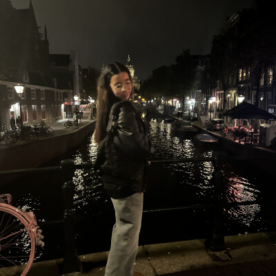 Aya  zoekt een Studio in Amsterdam