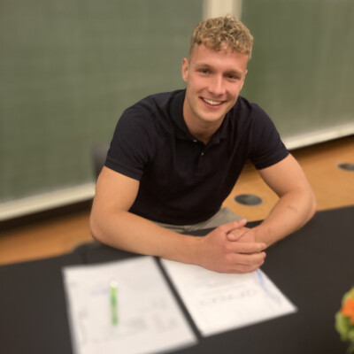 Thomas zoekt een Kamer / Appartement / Huurwoning / Studio in Amsterdam