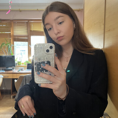 Kotryna zoekt een Kamer / Appartement / Huurwoning / Studio in Amsterdam