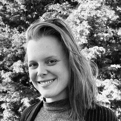 Laura zoekt een Kamer / Huurwoning / Studio in Amsterdam