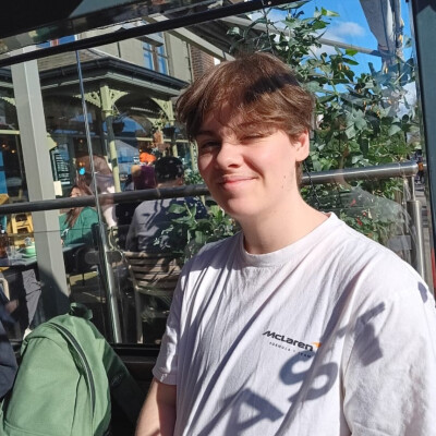 Charlie zoekt een Kamer / Appartement / Huurwoning in Amsterdam