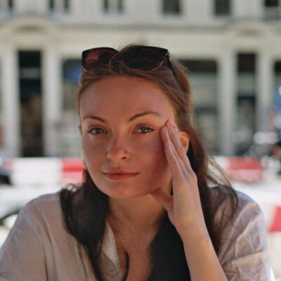 Marie-Theres zoekt een Kamer / Studio in Amsterdam