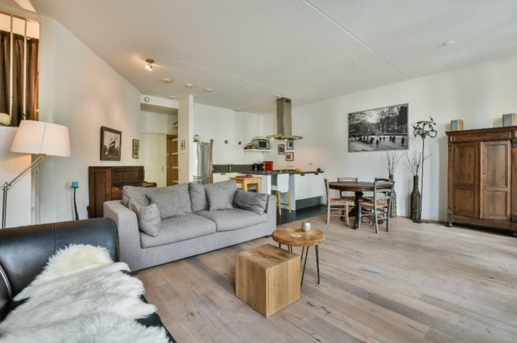 zitkamer en luxe keuken