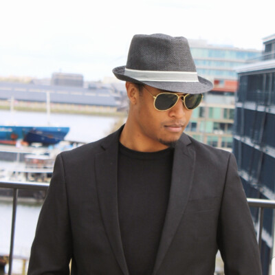 Anthony  zoekt een Appartement / Huurwoning / Studio / Woonboot in Amsterdam