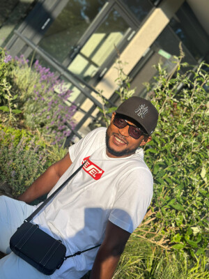 Ikechukwu zoekt een Kamer / Appartement in Amsterdam